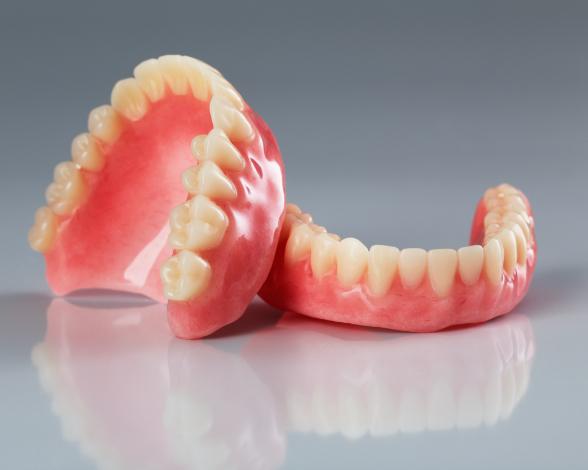 Set of full dentures